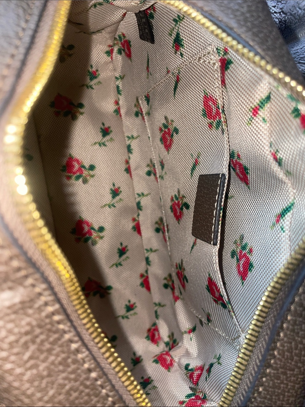 Beige GG Supreme Crossbody Bag with Green-Red Strap - Picture 2 of 4